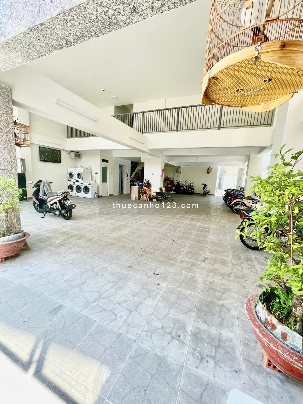 Cho Thuê Phòng Ban Công Máy Giặt Riêng Ngay Đoàn Văn Bơ Quận 4 Gần Cầu Calmette