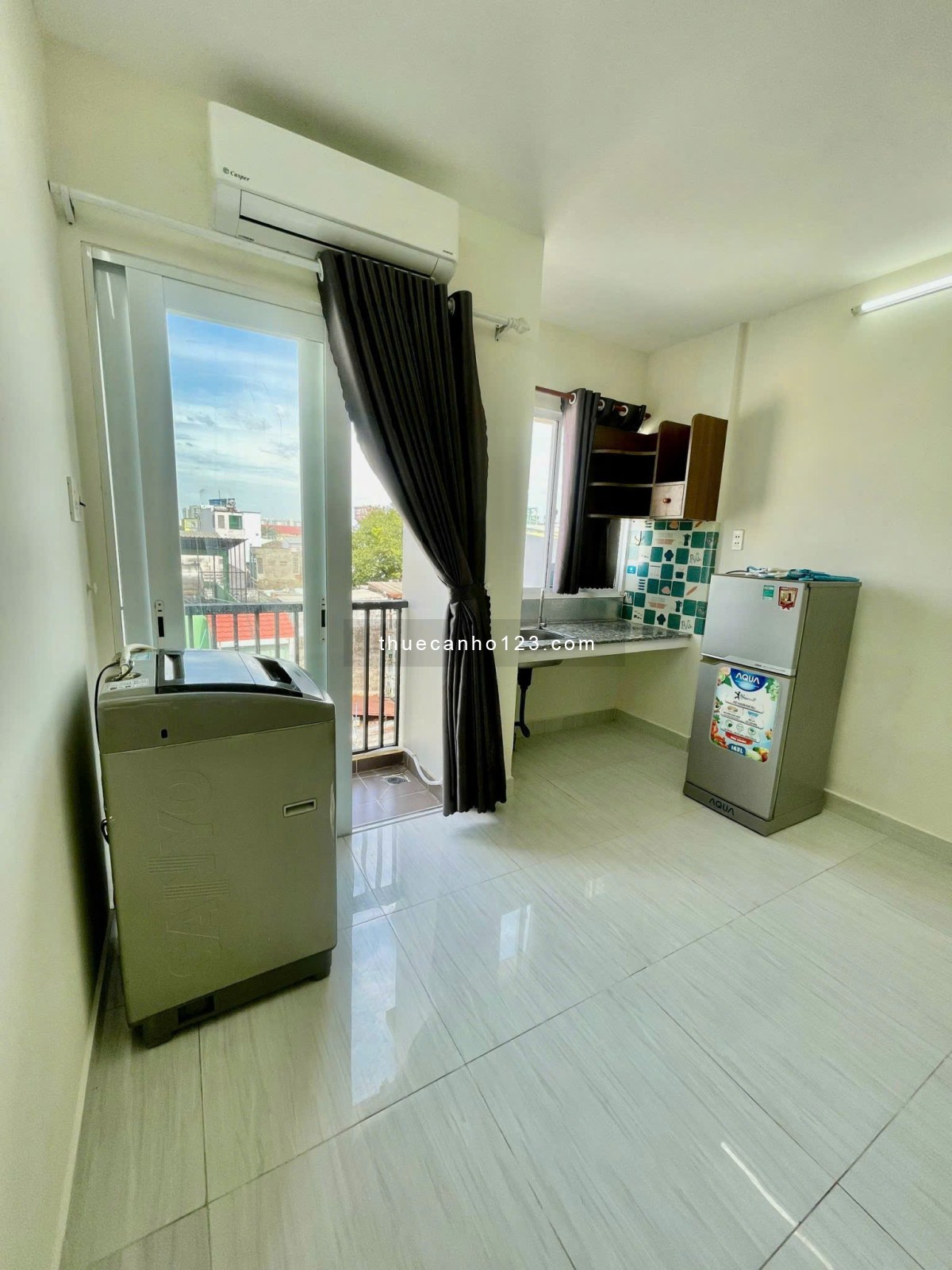 Cho Thuê Phòng Ban Công Máy Giặt Riêng Ngay Đoàn Văn Bơ Quận 4 Gần Cầu Calmette