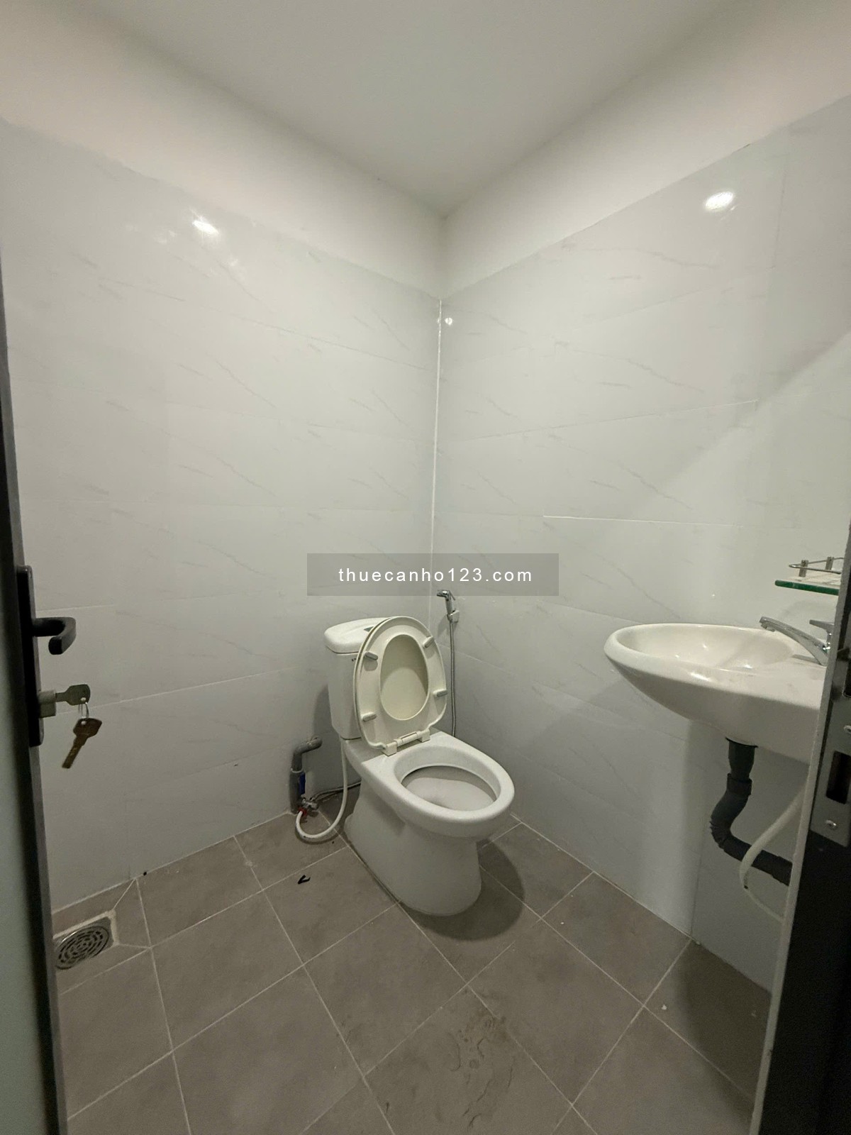 Cho Thuê Căn Hộ 2PN Ban Công Máy Giặt Riêng Mới Khai Trương Gần Đại Học Hoa Sen