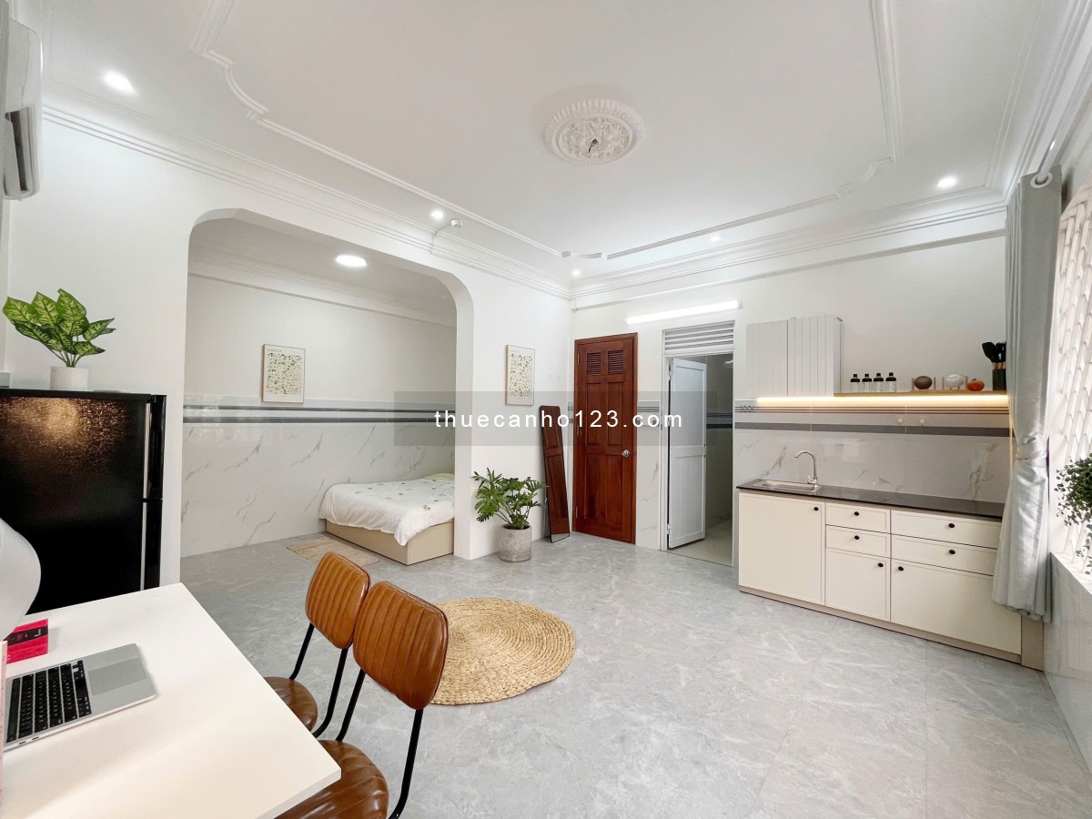 Studio 1PN full nội thất, cửa sổ lớn thoáng mát – gần sân bay Tân Sơn Nhất & CV Hoàng Văn Thụ