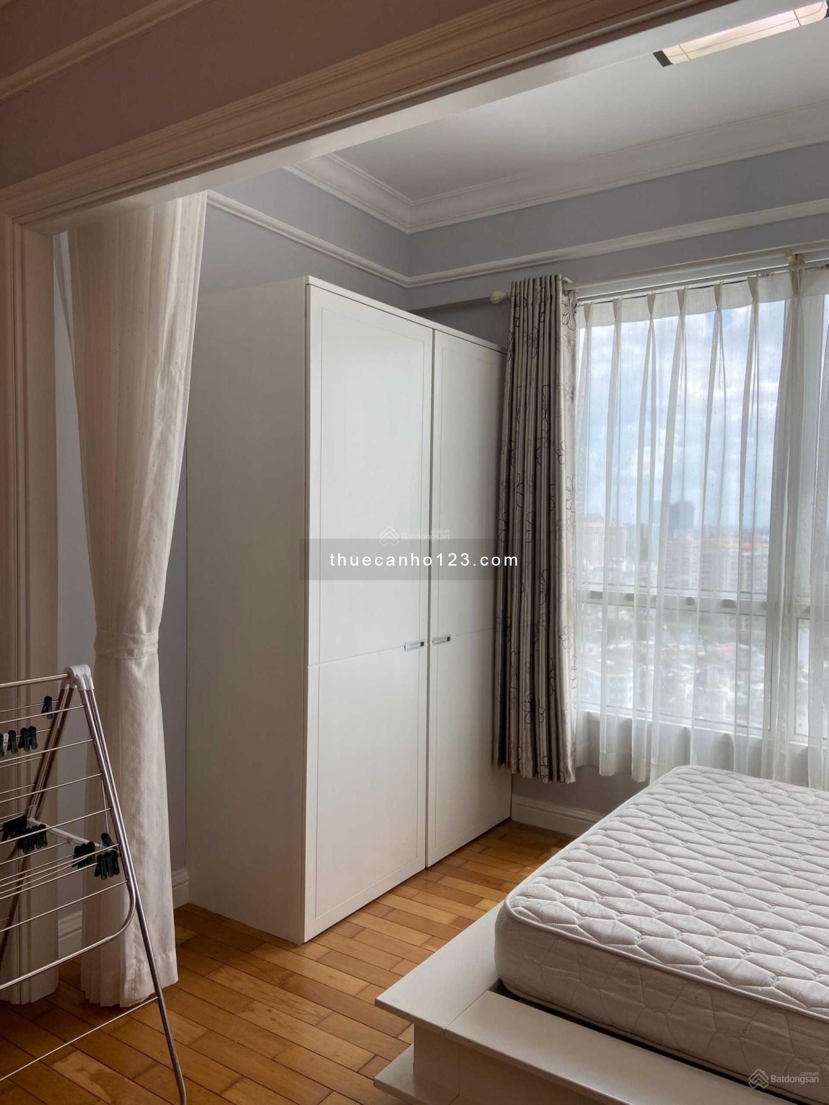 Cho thuê gấp căn hộ The Manor 2, 1 phòng ngủ, giá 11 triệu/tháng