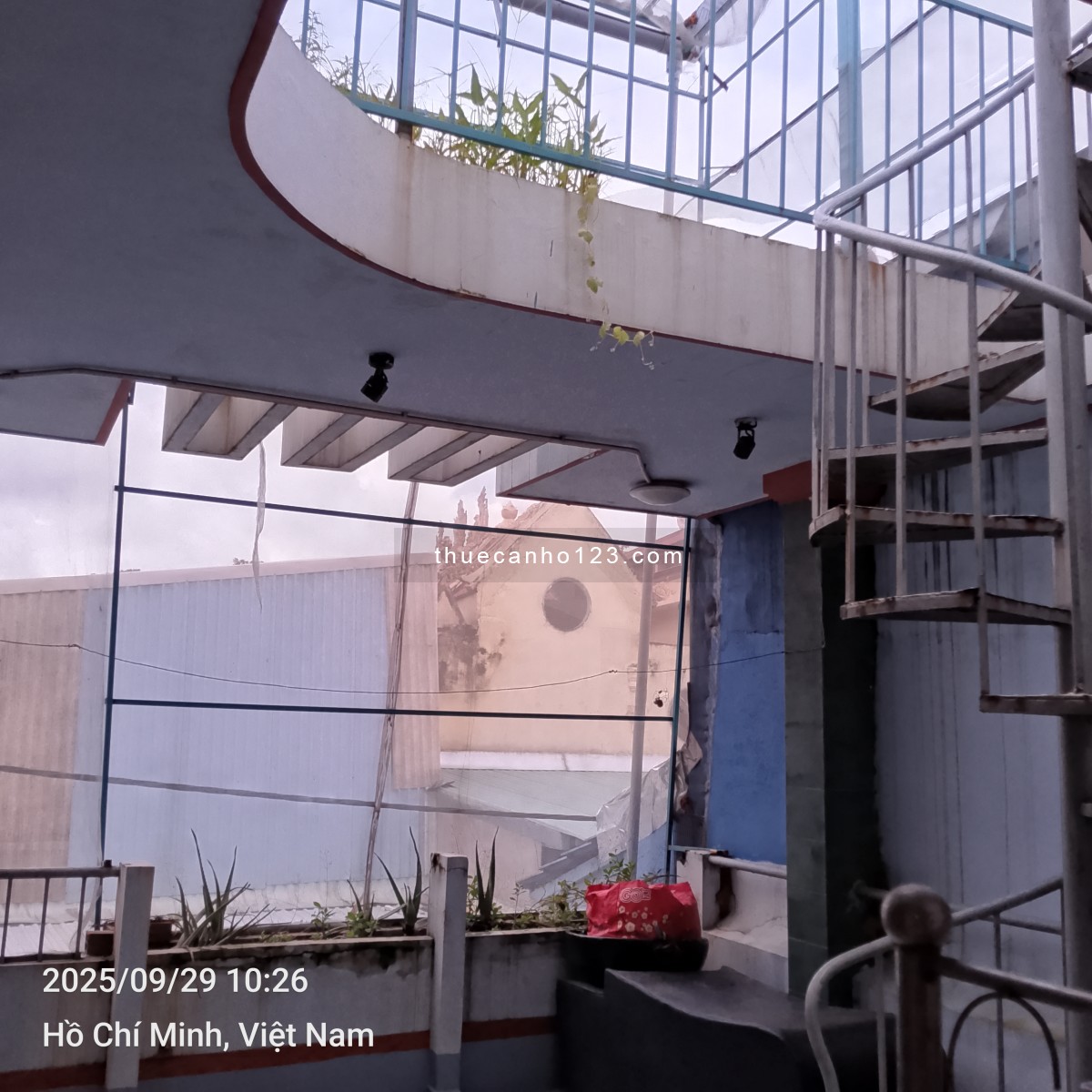 Thuê phòng Quận Tân Bình giá rẻ Bao điện nước, sạc được xe điện, phòng riêng full tiện ích.