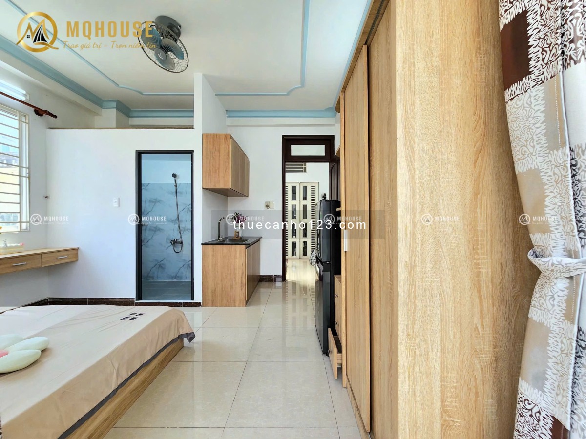 Căn hộ ban công lớn, máy giặt riêng, có cửa sổ thoáng mát, ngay K300 Cộng Hòa