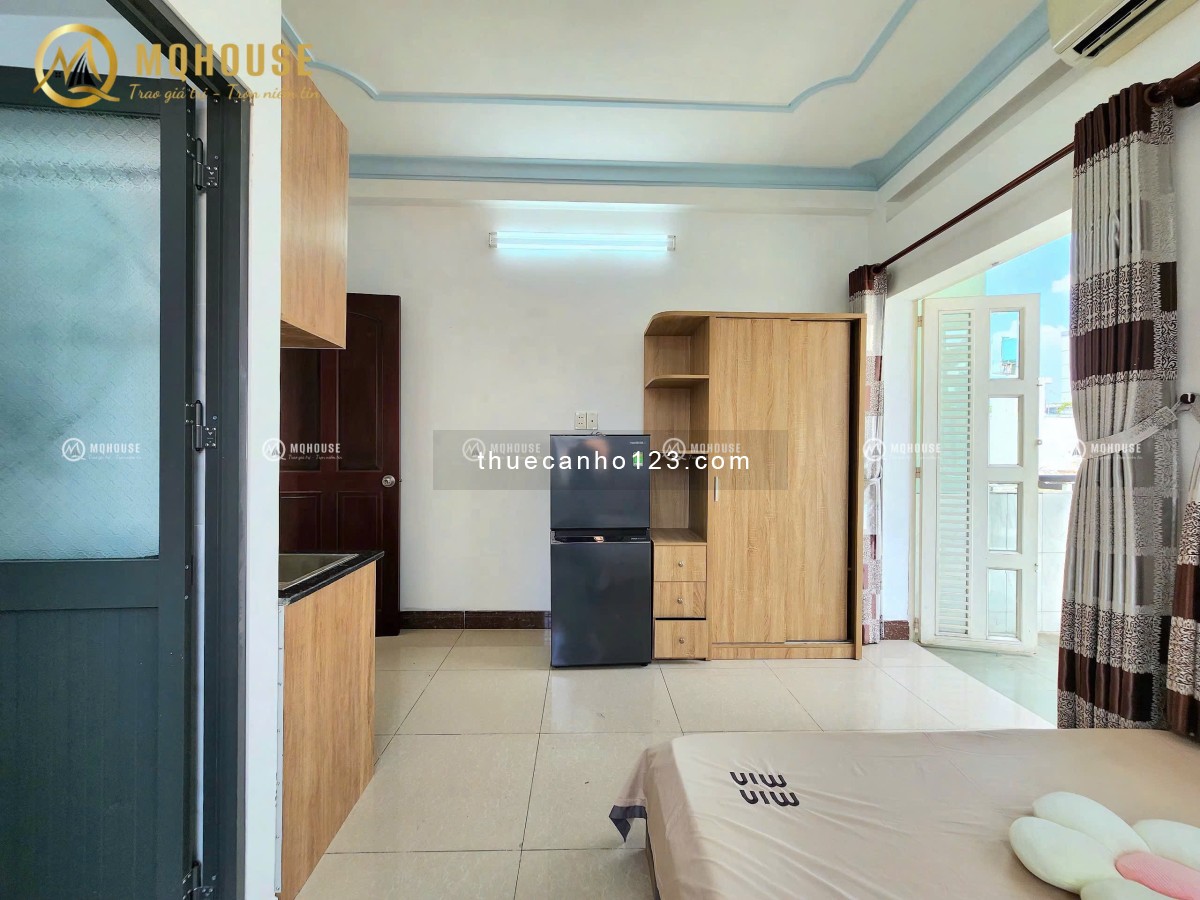 Căn hộ ban công lớn, máy giặt riêng, có cửa sổ thoáng mát, ngay K300 Cộng Hòa