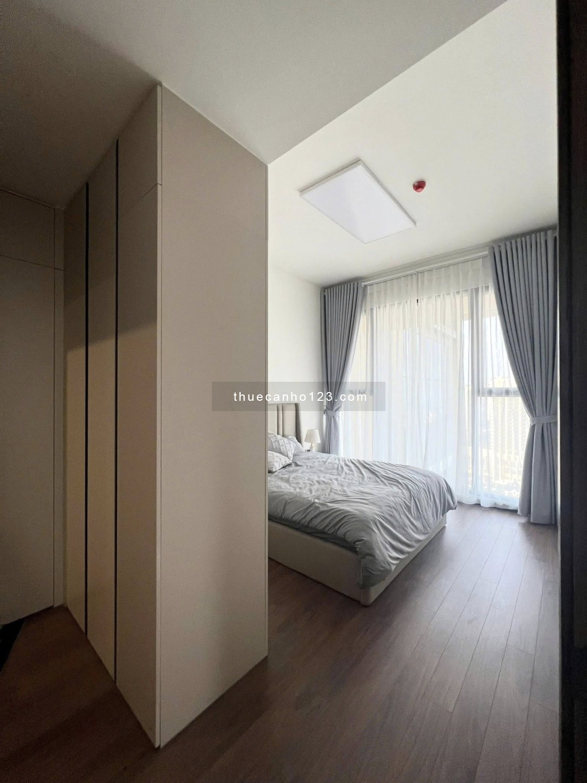 Khách thuê cũ vừa trả nhà cần cho thuê gấp căn hộ 2 ngủ 83m2 giá 23 triệu tại T3 SOHO HERITAGE