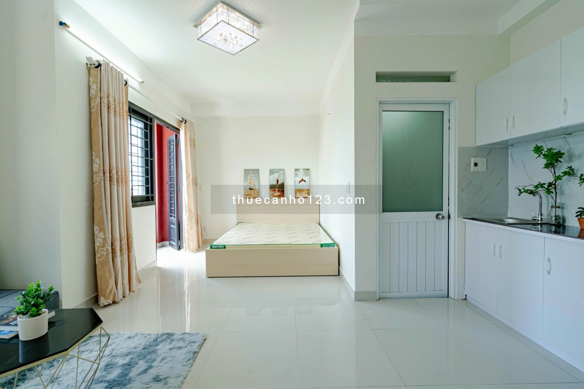 Cho thuê căn hộ ban công rộng – Full nội thất – Quận 1, ngay cầu Nguyễn Văn Cừ