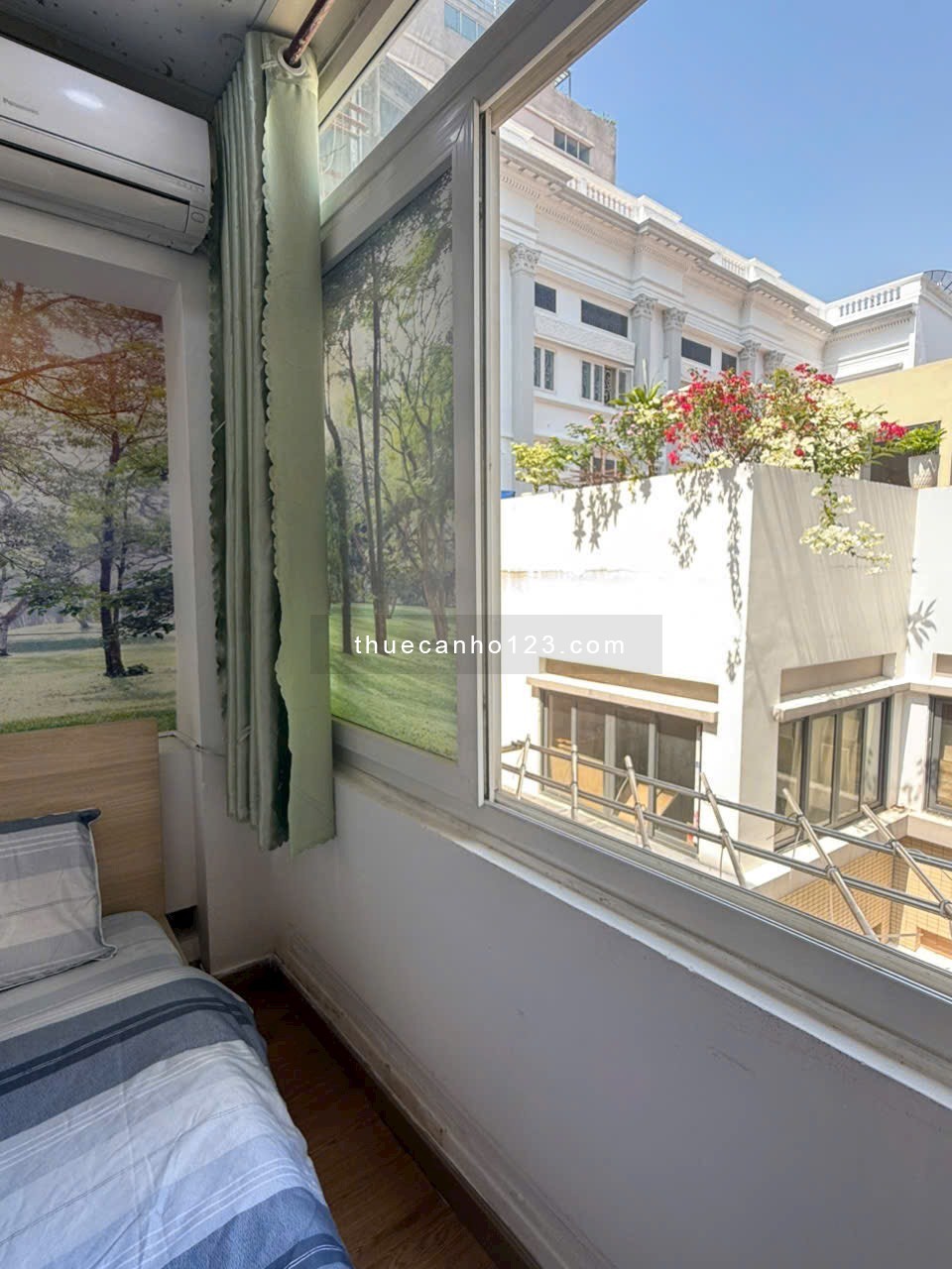 Căn Hộ Cho Thuê Giá Rẻ. Ngay Nguyễn Thị Minh Khai Q1 - Cửa Sổ Trời, Gần Chợ Bến Thành