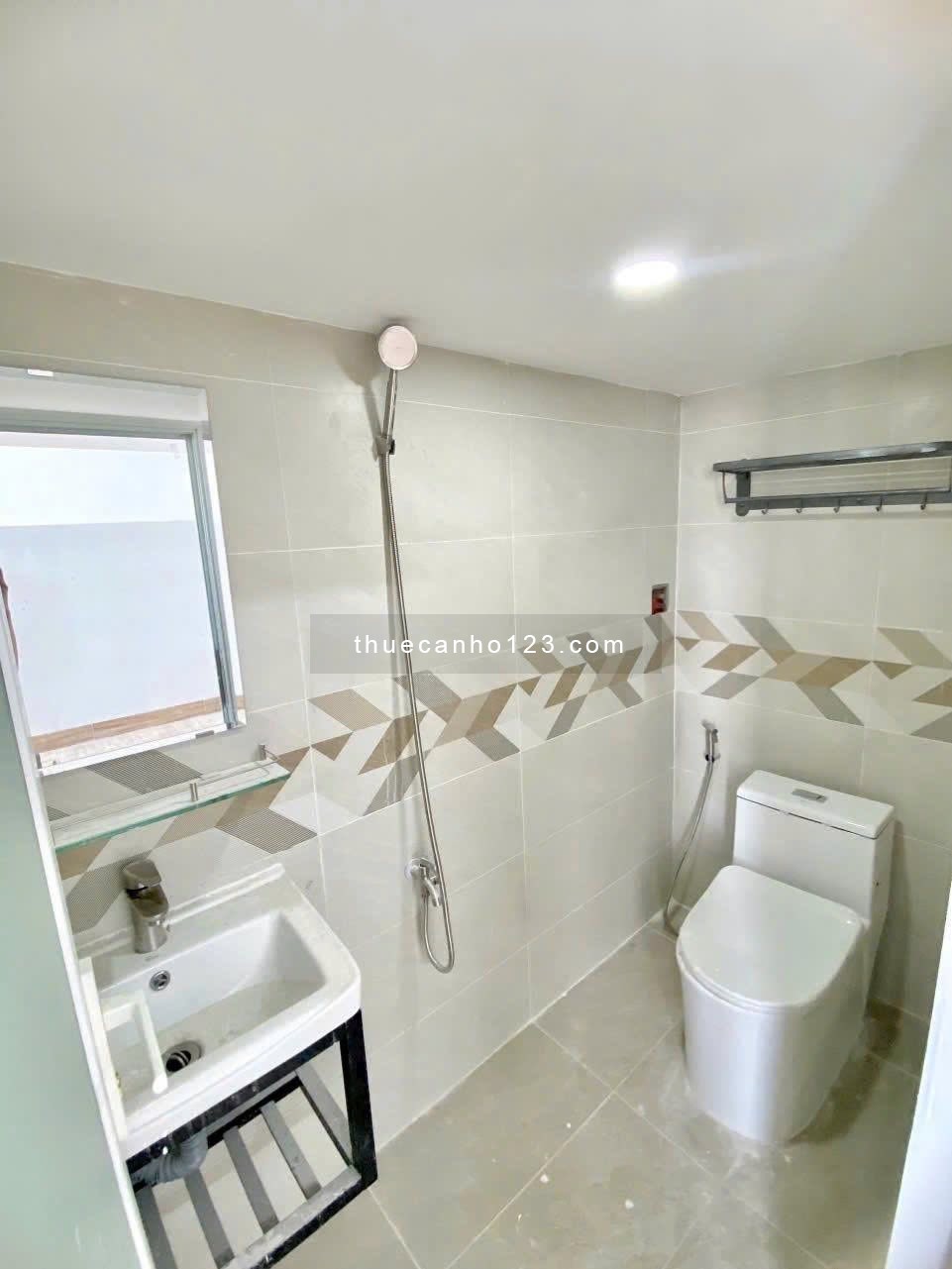 Giá hạt Dẻ Ngay đường SẦM SƠN P4 Tân Bình