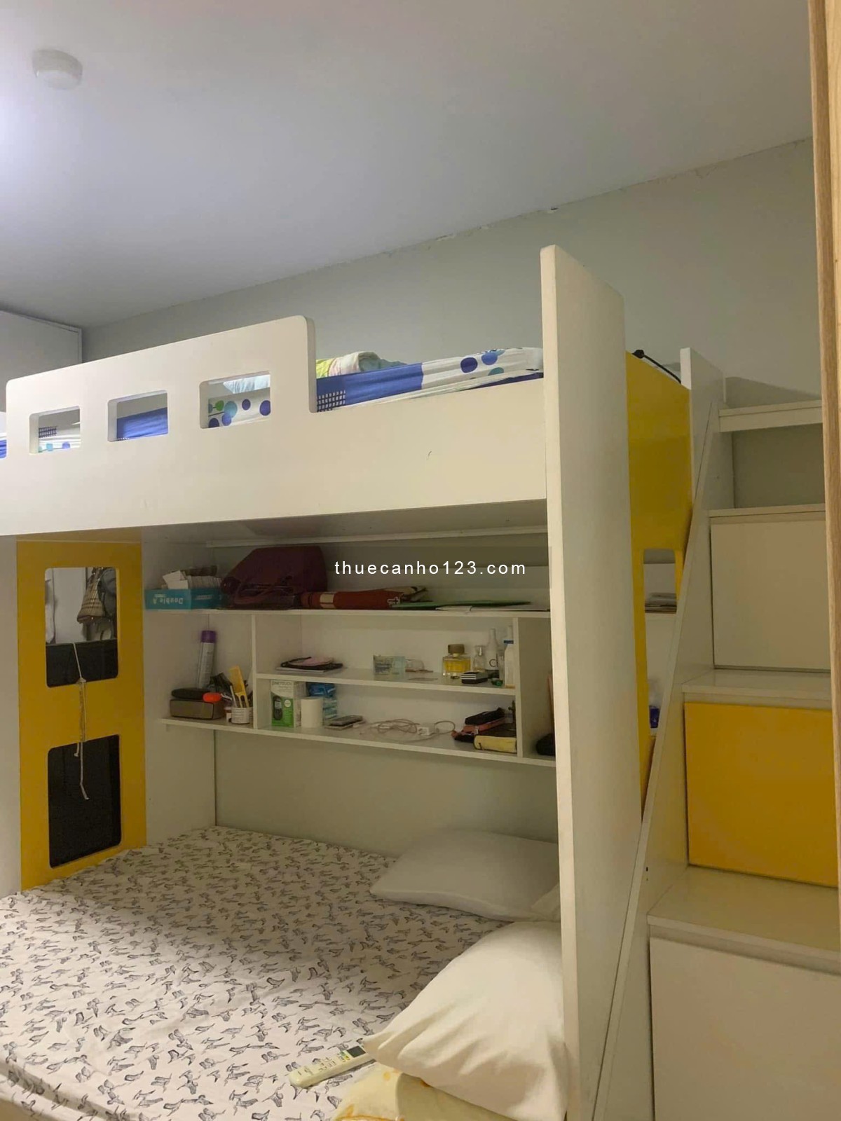 Chung cư Đặng Văn Ngữ, P13, PN: Căn góc 2p ngủ, Nhà sạch, 12tr5/th.