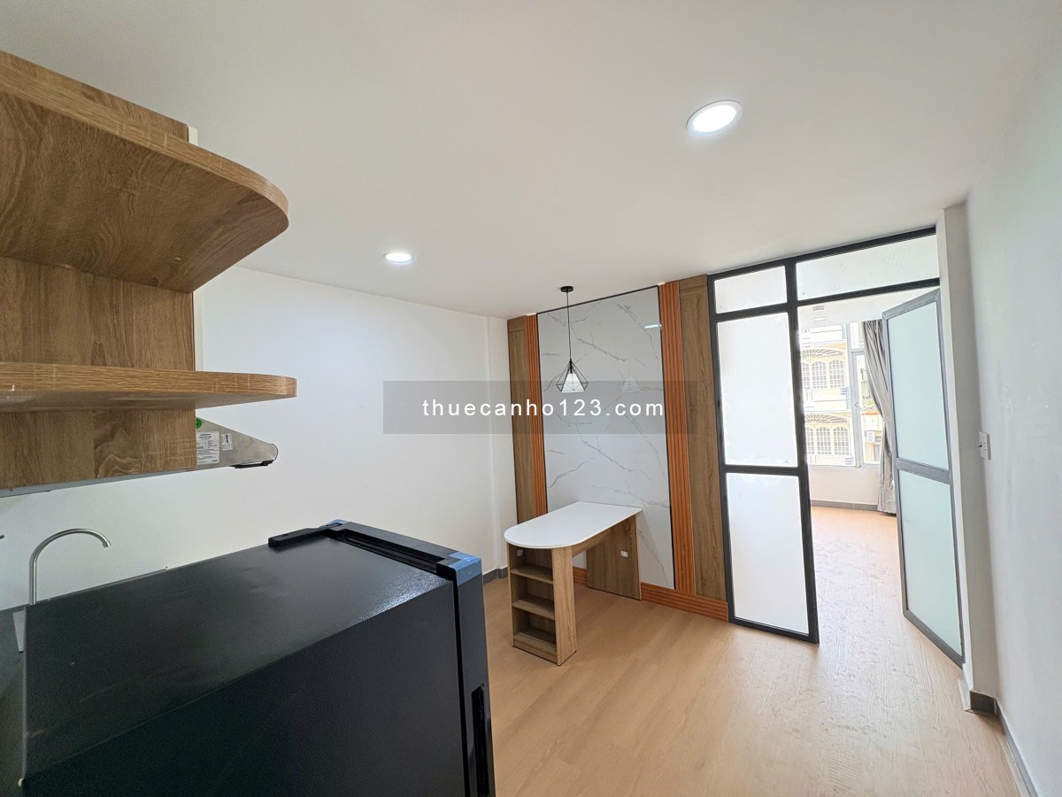 Cho thuê Căn hộ View Kính 1PN Máy giặt riêng Cửa sổ Thoáng Đào Duy Anh gần Sân bay tiện đi Q1, Q3