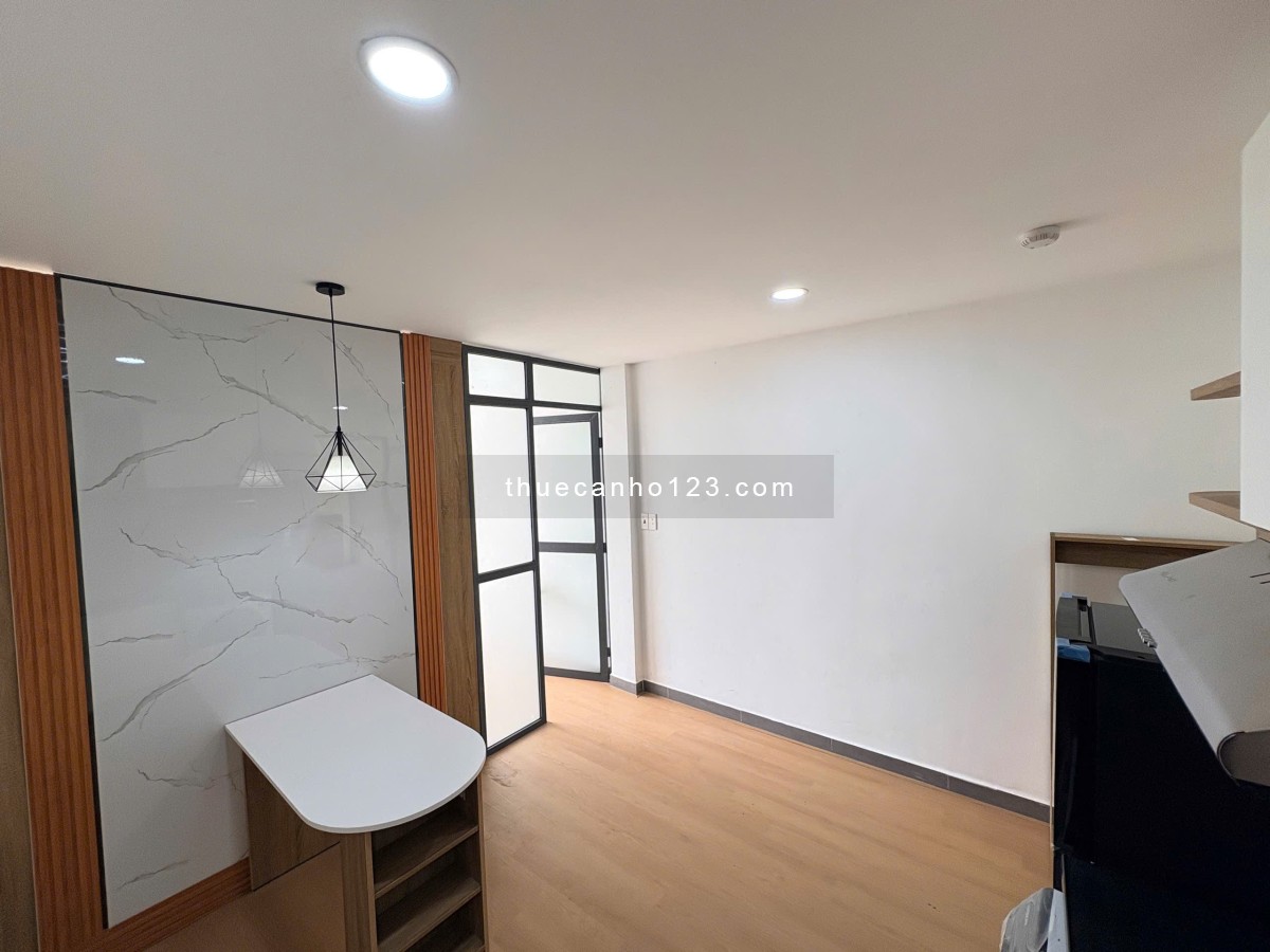 Cho thuê Căn hộ View Kính 1PN Máy giặt riêng Cửa sổ Thoáng Đào Duy Anh gần Sân bay tiện đi Q1, Q3