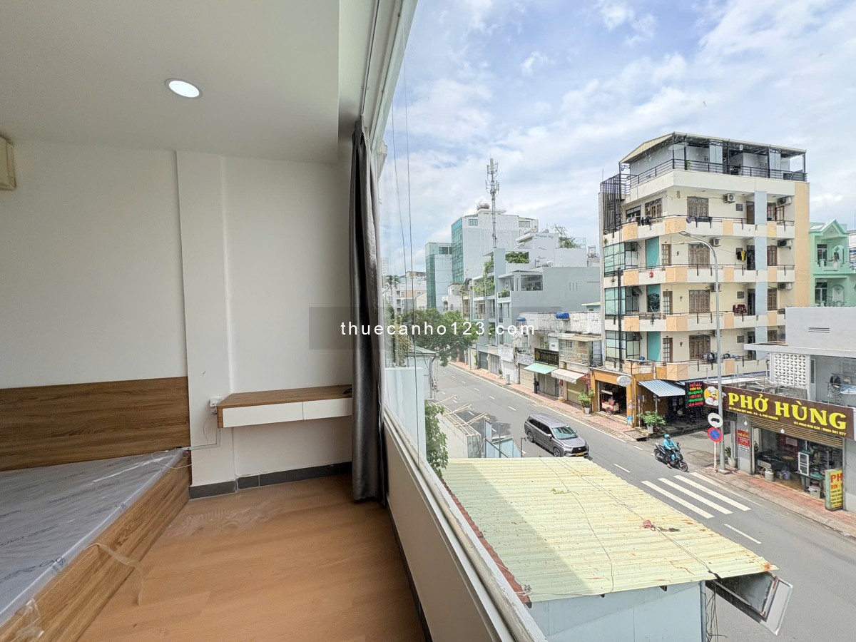 Cho thuê Căn hộ View Kính 1PN Máy giặt riêng Cửa sổ Thoáng Đào Duy Anh gần Sân bay tiện đi Q1, Q3