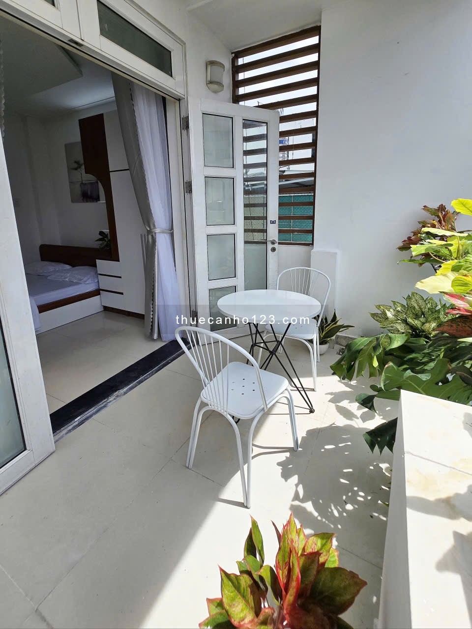 Cho thuê căn hộ 1PN tách bếp – ban công lớn – tại Quận 10, gần Đại học Kinh tế UEH, cầu vượt 3/2