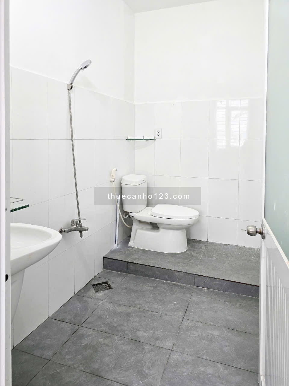 Cho thuê căn hộ 1PN tách bếp – ban công lớn – tại Quận 10, gần Đại học Kinh tế UEH, cầu vượt 3/2