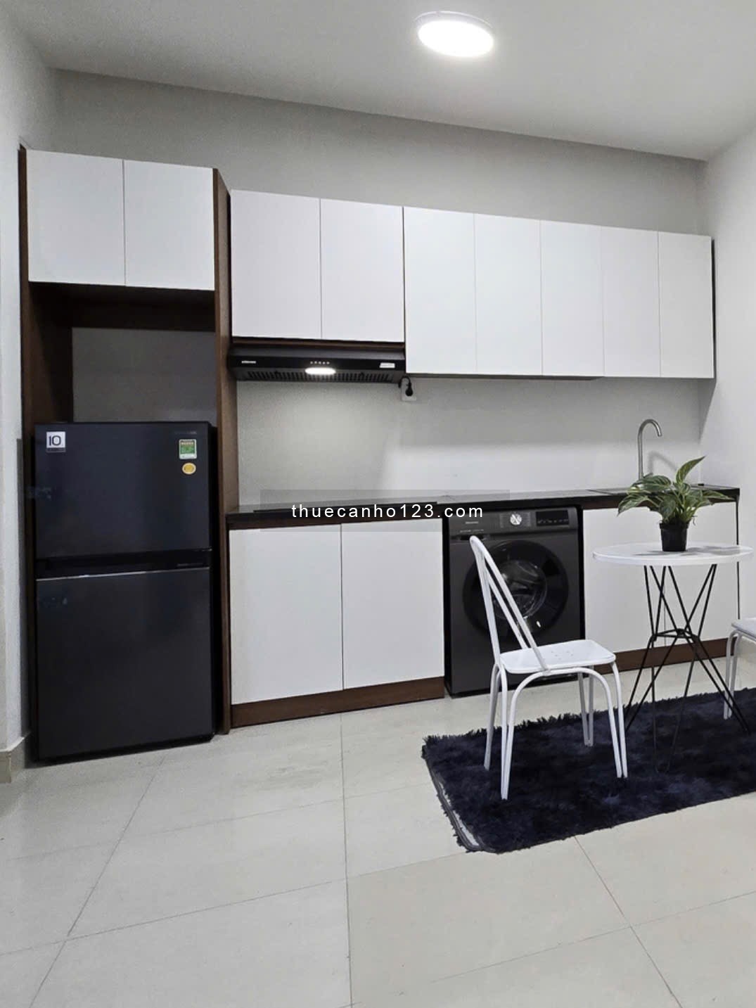 Cho thuê căn hộ 1PN tách bếp – ban công lớn – tại Quận 10, gần Đại học Kinh tế UEH, cầu vượt 3/2