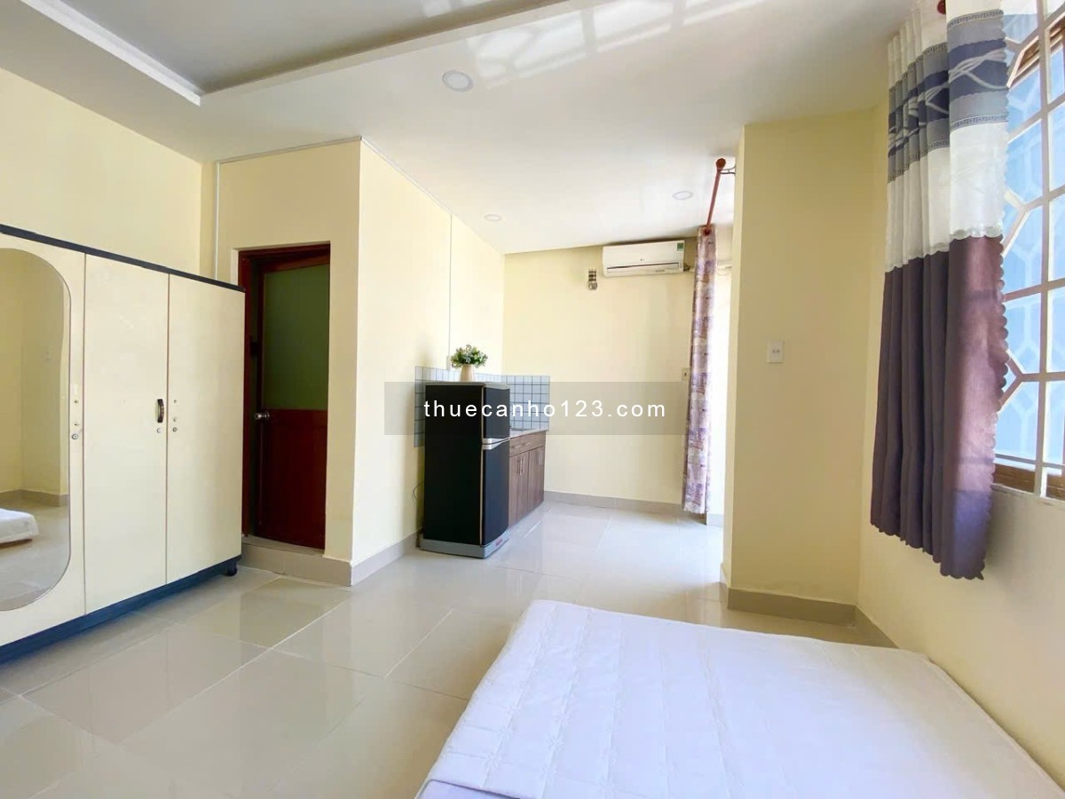 Cho thuê căn hộ Studio Ban công Q10 gần Vạn Hạnh Mall, ĐH Kinh tế UEH, ĐH Huflit, ĐH Hoa Sen