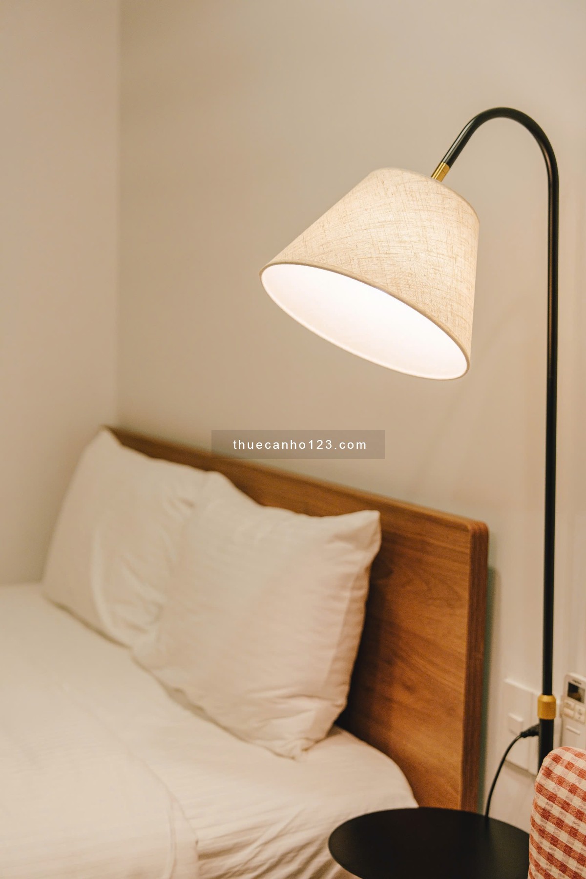 Cho thuê Căn hộ Tách bếp 1PN Cửa sổ Thoáng Full NT 45m2 tại Đào Duy Anh, Phú Nhuận gần Sân bay, Q1,