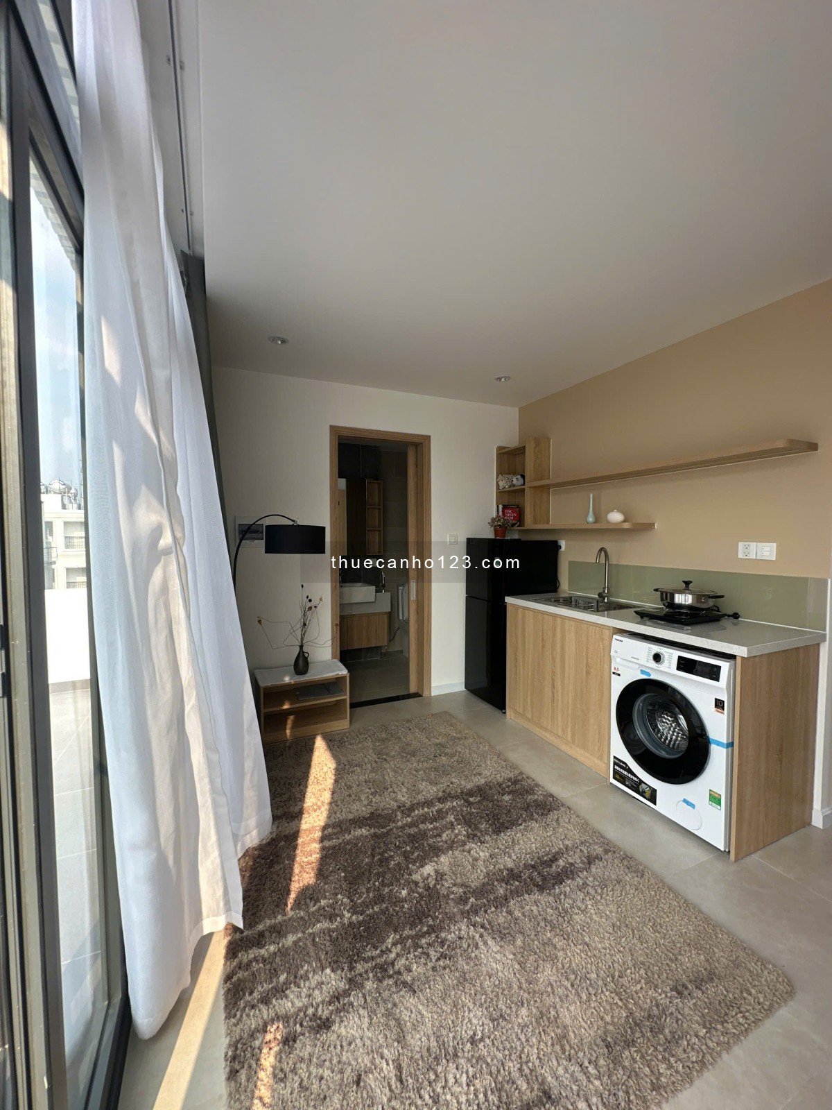 Studio sân thượng thoáng mát – gần sân bay Tân Sơn Nhất & Công viên Hoàng Văn Thụ