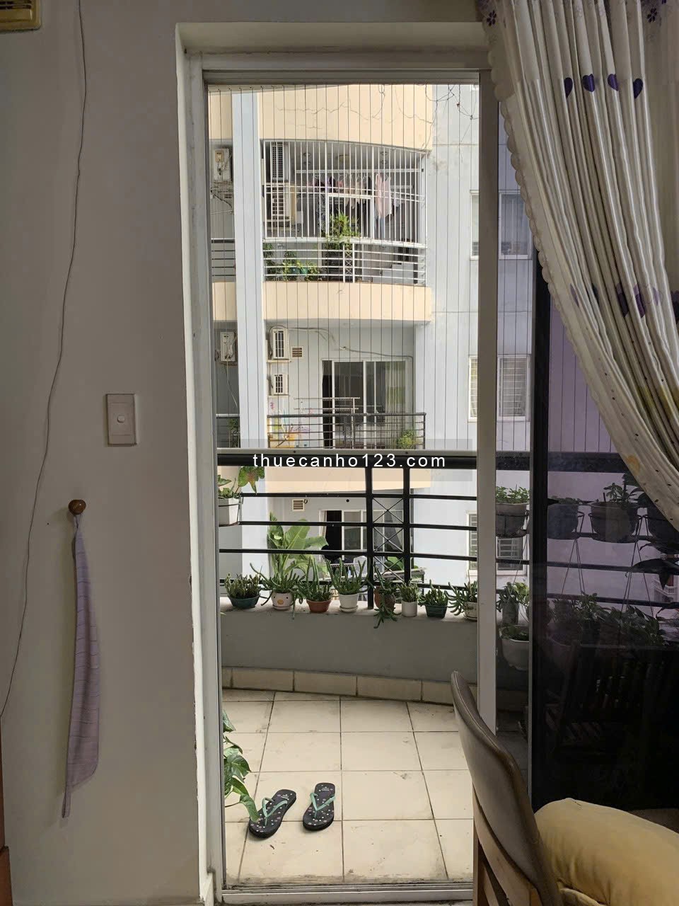 Chung cư Screc, Trường Sa, Quận 3: 2p ngủ, 2wc, nội thất mới, 12tr/th, 80m2.