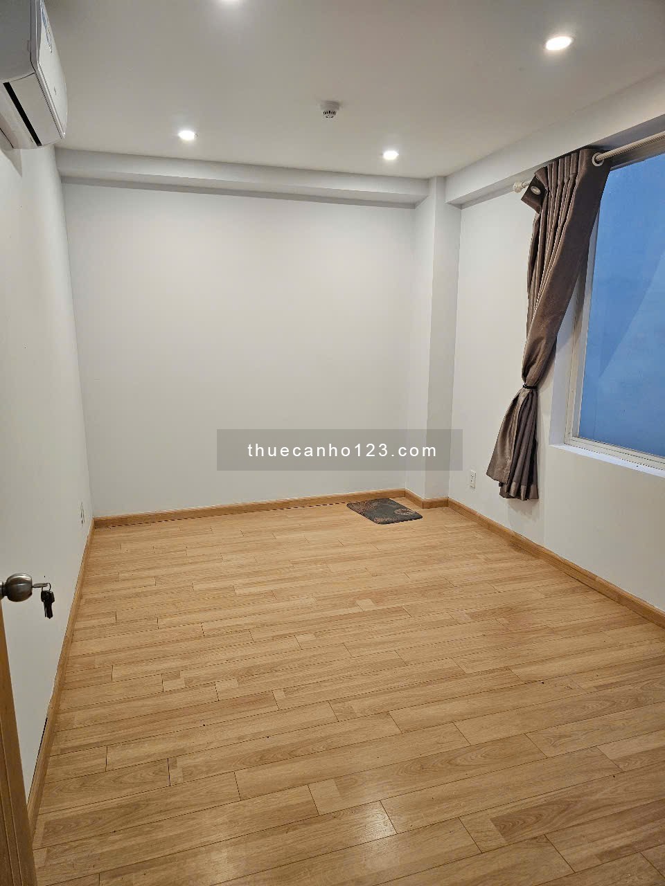 Cho thuê starlight, quận 6 nhà trống, 9tr/tháng có 2 máy lạnh, 3PN, nhà mới, ở liền