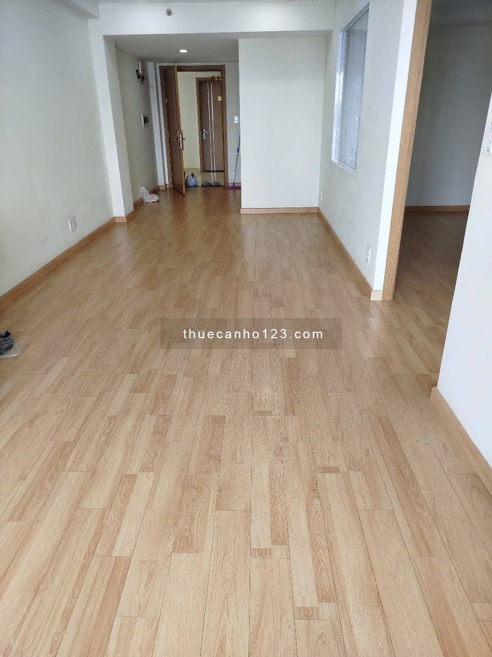 Cho thuê starlight, quận 6 nhà trống, 9tr/tháng có 2 máy lạnh, 3PN, nhà mới, ở liền