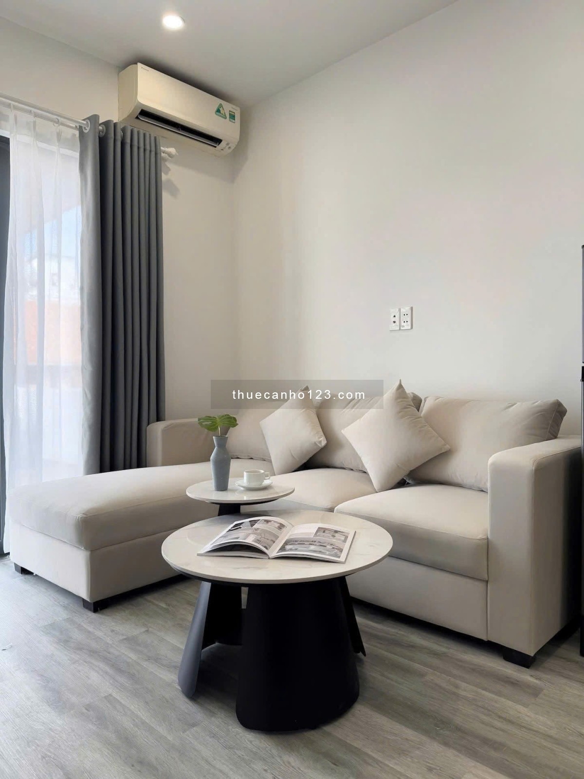 Cho thuê căn hộ 1PN đường Lam Sơn gần sân bay Tân Sơn Nhất, công viên Hoàng Văn Thụ.