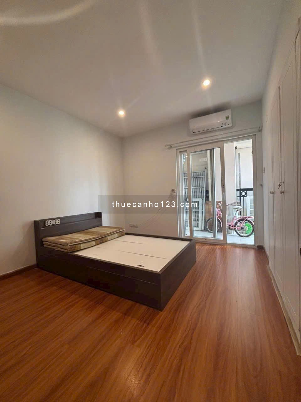 Chung cư Phú Thạnh, Nguyễn Sơn, TP: 3p ngủ, 110m2, ban công, 10triệu