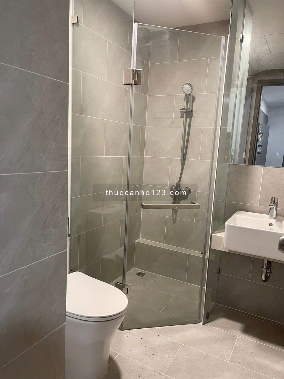 Chung cư Kingston, Hoàng Văn Thụ, PN: 145m2, 3p ngủ, full nội thất, giá 22 triệu