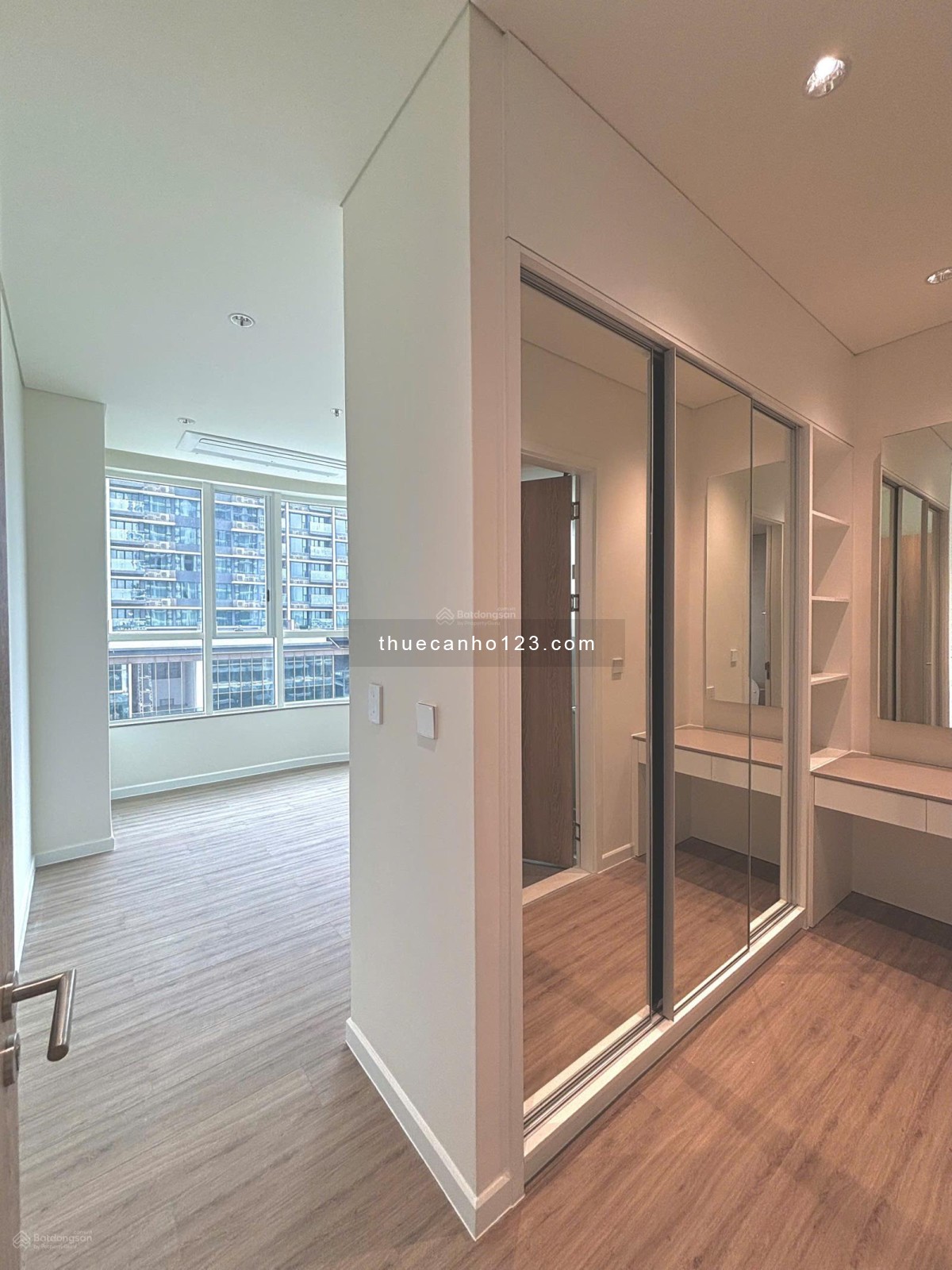 Cho thuê căn hộ Zeit River Thủ Thiêm view sông cực đẹp.