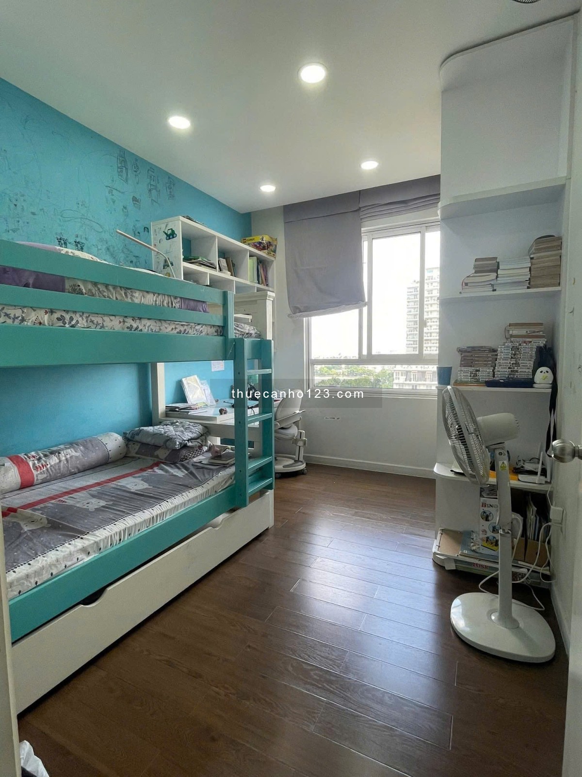 Chung cư Screc, Trường Sa, Quận 3: 2p ngủ, 2wc, Nhà đang sơn, 12tr/th, 80m2.