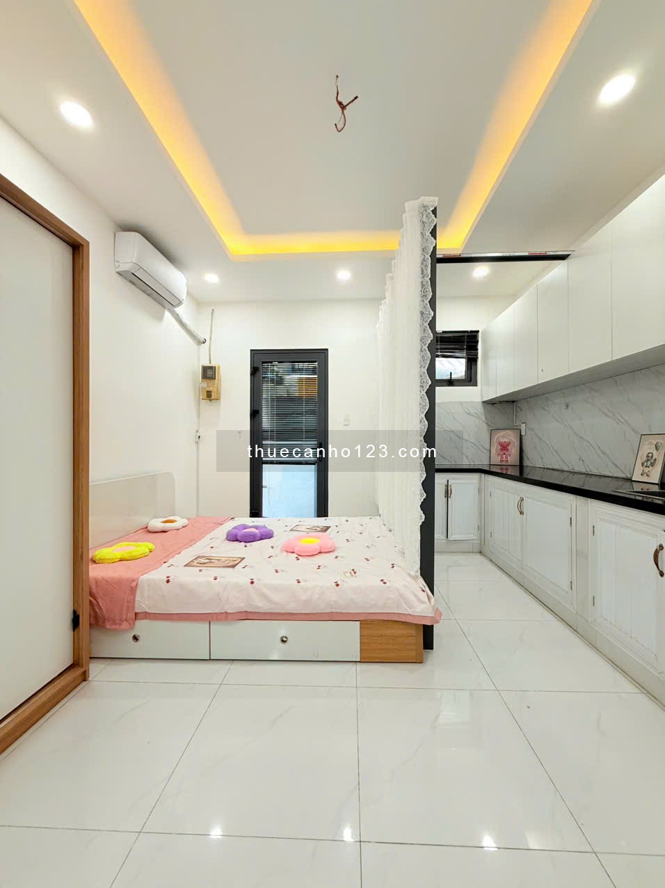 Cho thuê căn hộ tách bếp, máy giặt riêng, full nội thất, nhà mới 100%.Gần chợ Tân Định,Horizon Tower