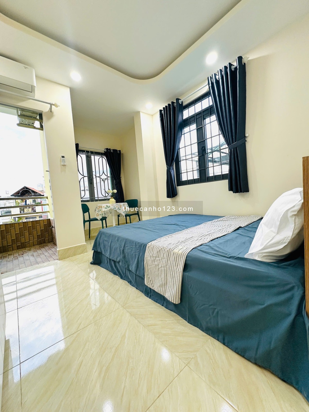 Căn hộ full nội thất có ban công ngay giữa trung tâm Tân Bình 40m2