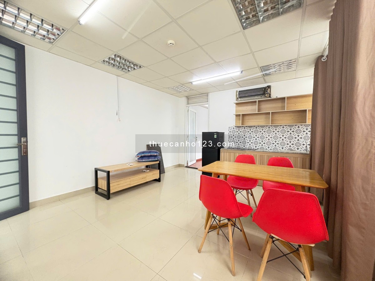 Căn hộ 1PN tách bếp có cửa sổ lớn thoáng mát đón nắng ngay trung tâm Tân Bình