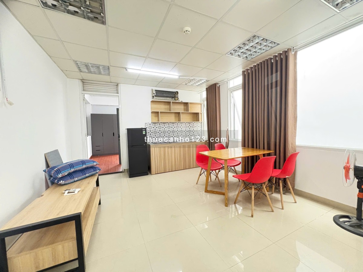 Căn hộ 1PN tách bếp có cửa sổ lớn thoáng mát đón nắng ngay trung tâm Tân Bình