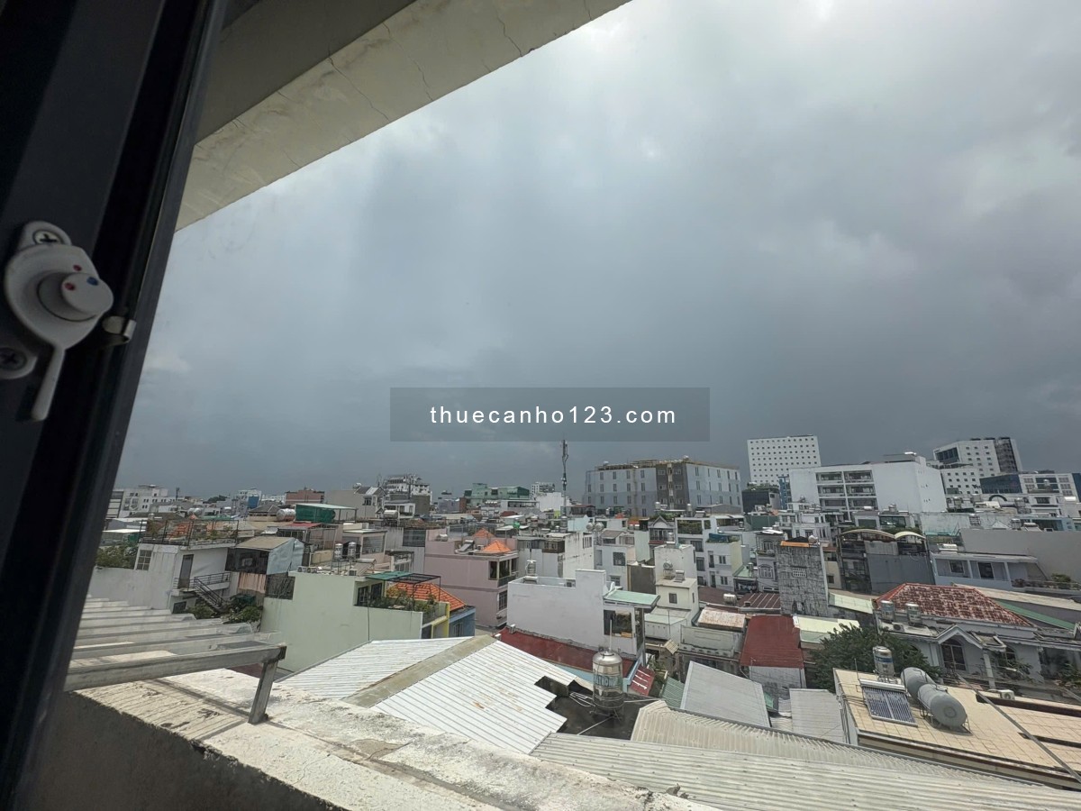 Căn hộ 1PN tách bếp có cửa sổ lớn thoáng mát đón nắng ngay trung tâm Tân Bình