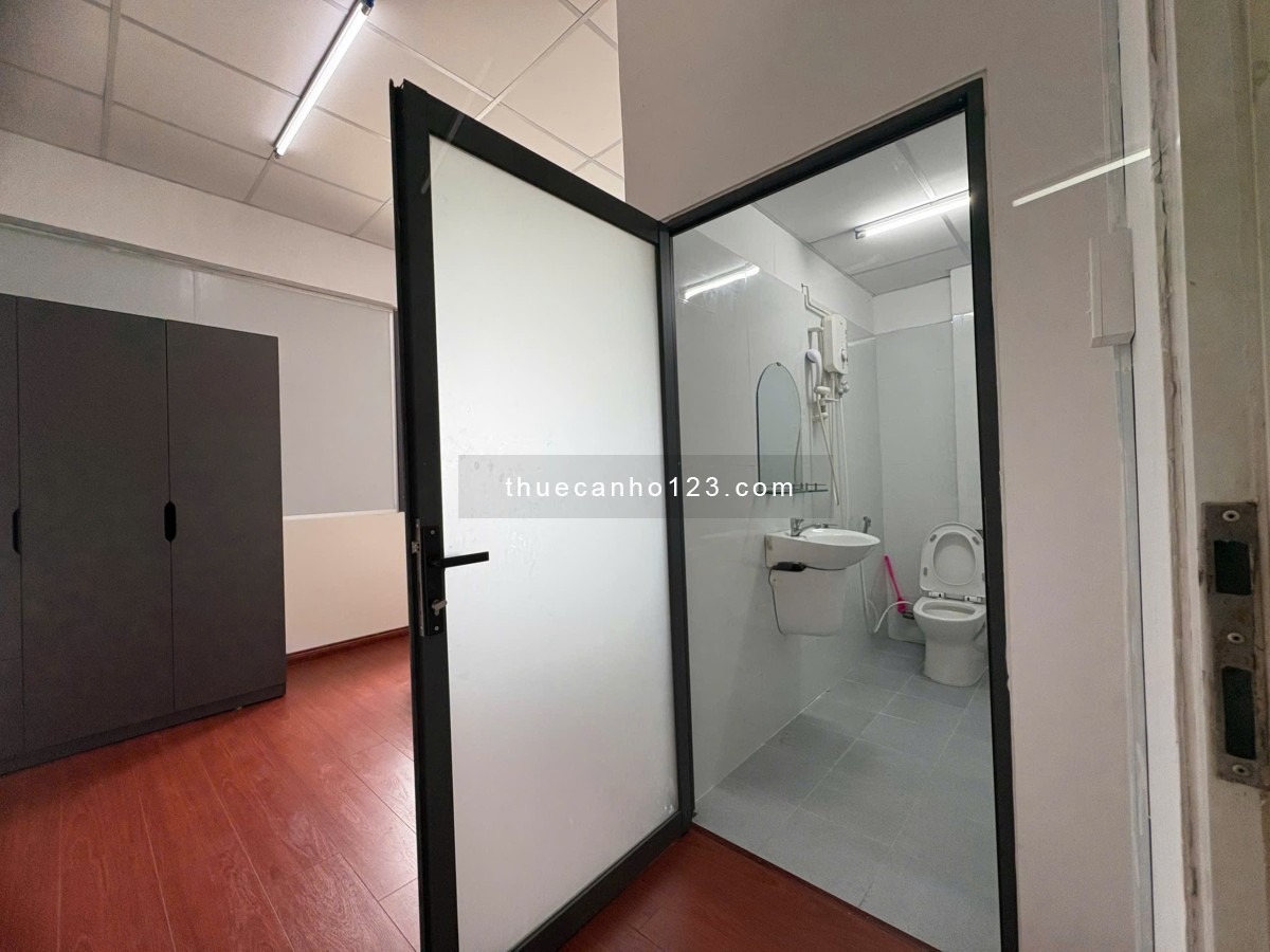 Căn hộ 1PN tách bếp có cửa sổ lớn thoáng mát đón nắng ngay trung tâm Tân Bình