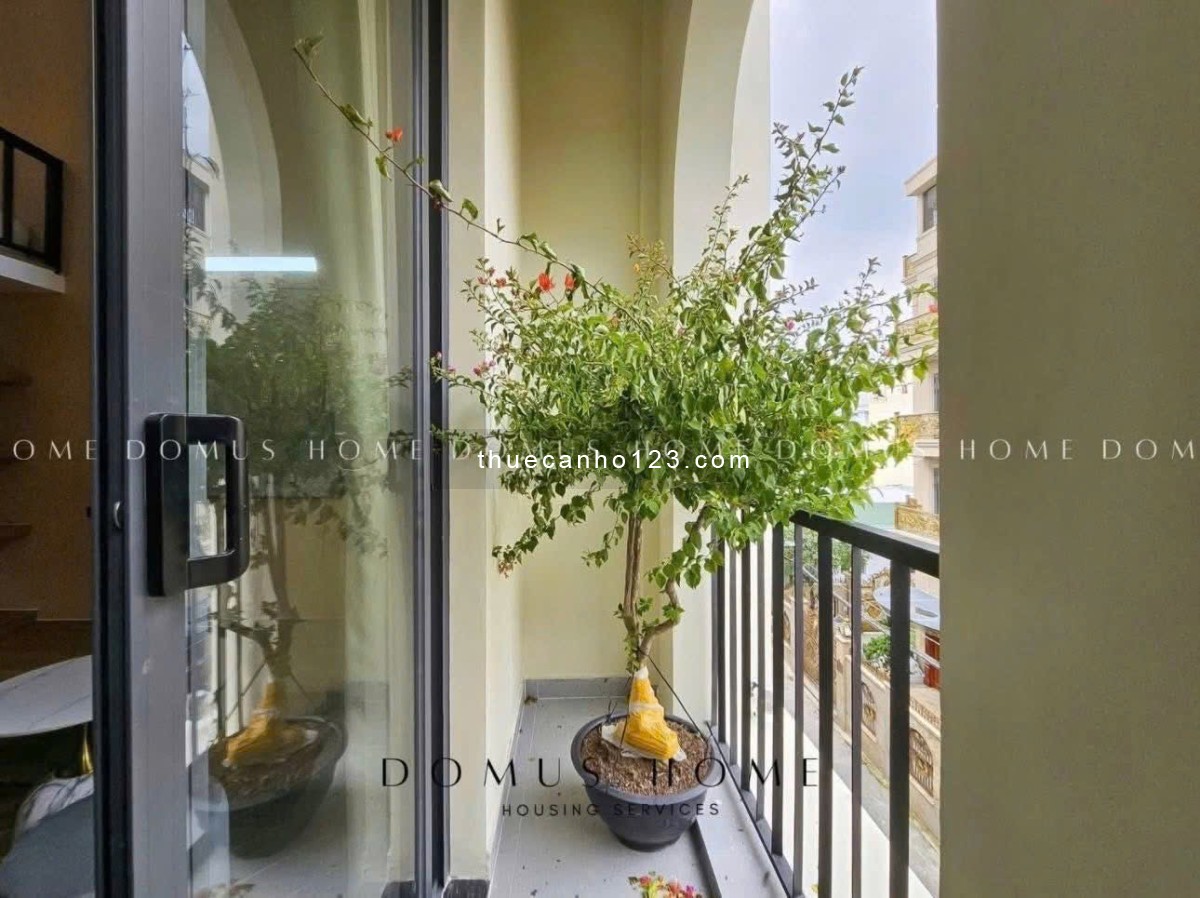 Cho thuê duplex ban công siêu xinh – Có gym & dịch vụ 5* – Gần Lotte, Crescent Mall, Q1, Q4.