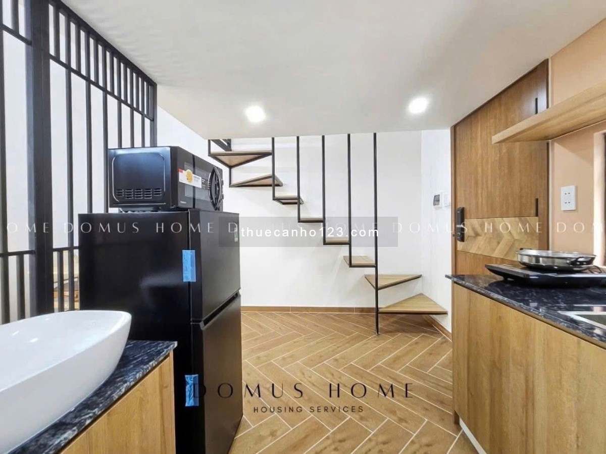 Cho thuê duplex ban công siêu xinh – Có gym & dịch vụ 5* – Gần Lotte, Crescent Mall, Q1, Q4.