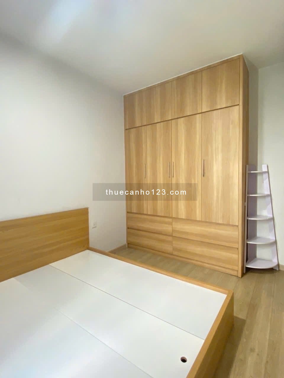 Emerald Celadon City cho thuê căn hộ full nội thất 71m² 2PN 2WC.