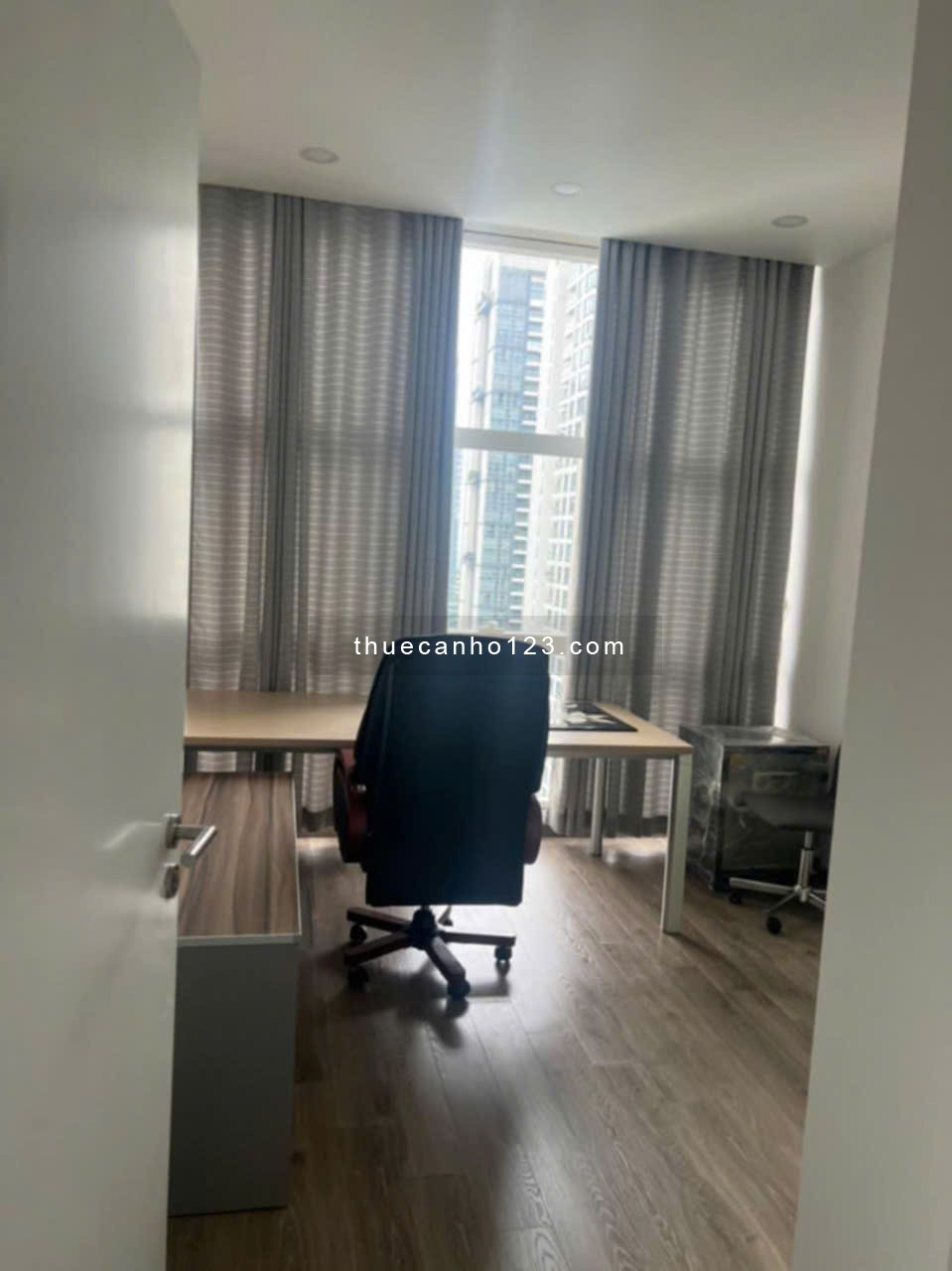 Chung cư Satra, Phan Đăng Lưu, PN: 145m2, full nội thất, 3p ngủ, 20tr