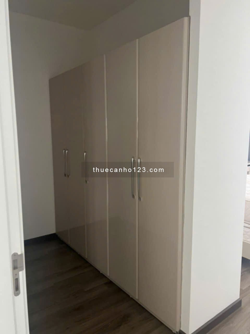 Chung cư Satra, Phan Đăng Lưu, PN: 145m2, full nội thất, 3p ngủ, 20tr