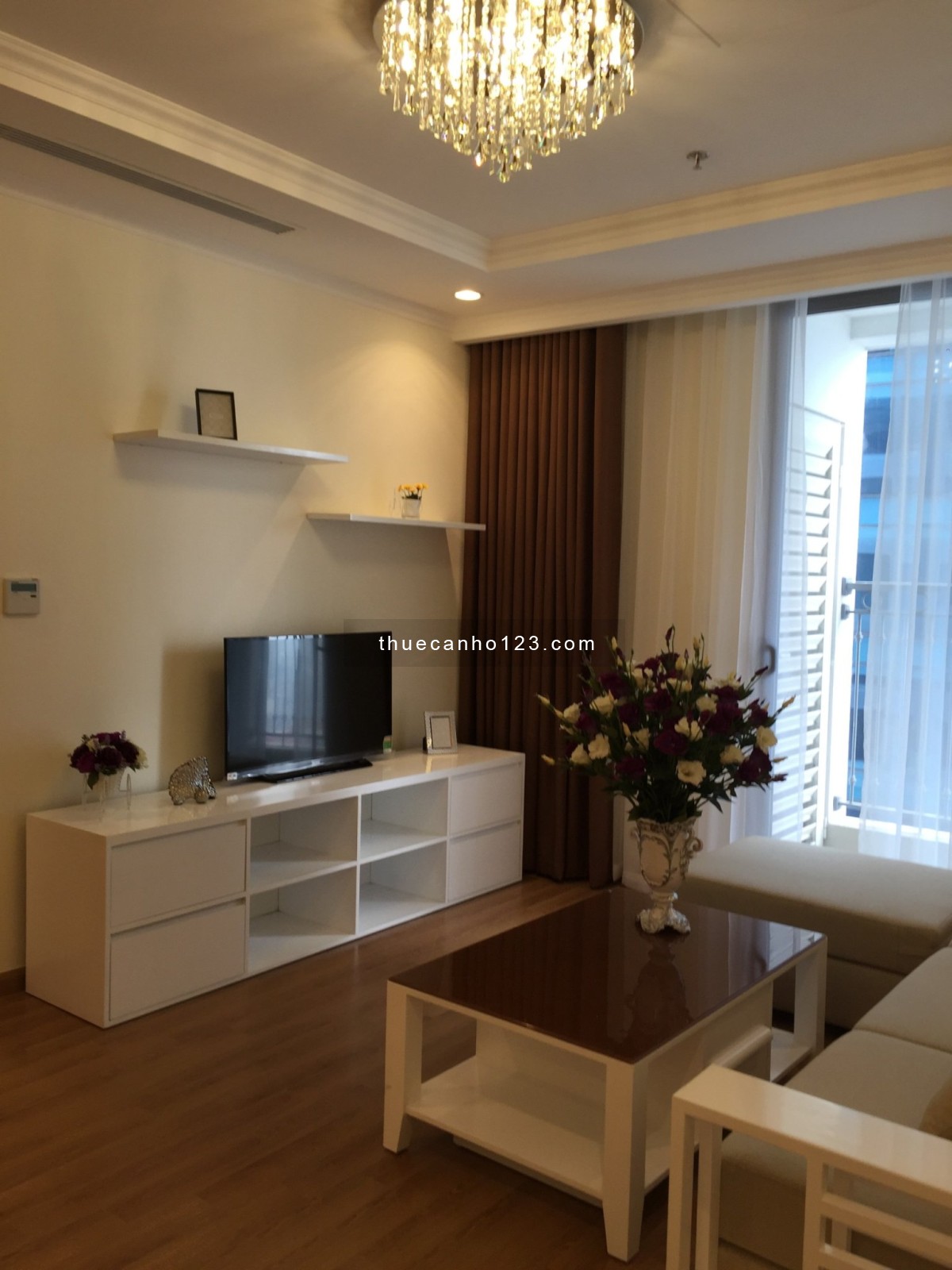 BQL Vinhomes Nguyễn Chí Thanh cho thuê căn 1 - 2 - 3 - 4pn giá rẻ nhất thị trường, LH: 0912.396.400