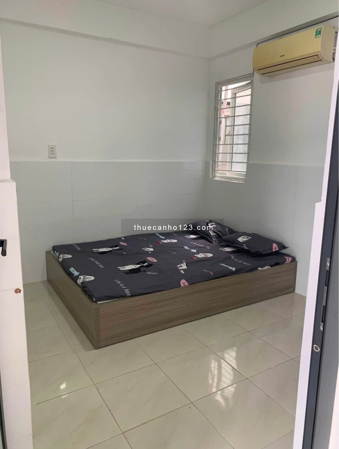 Chung cư Q1, Nguyễn Trãi, P. Nguyễn Cư Trinh, 89m2, 3PN, 12tr/th.