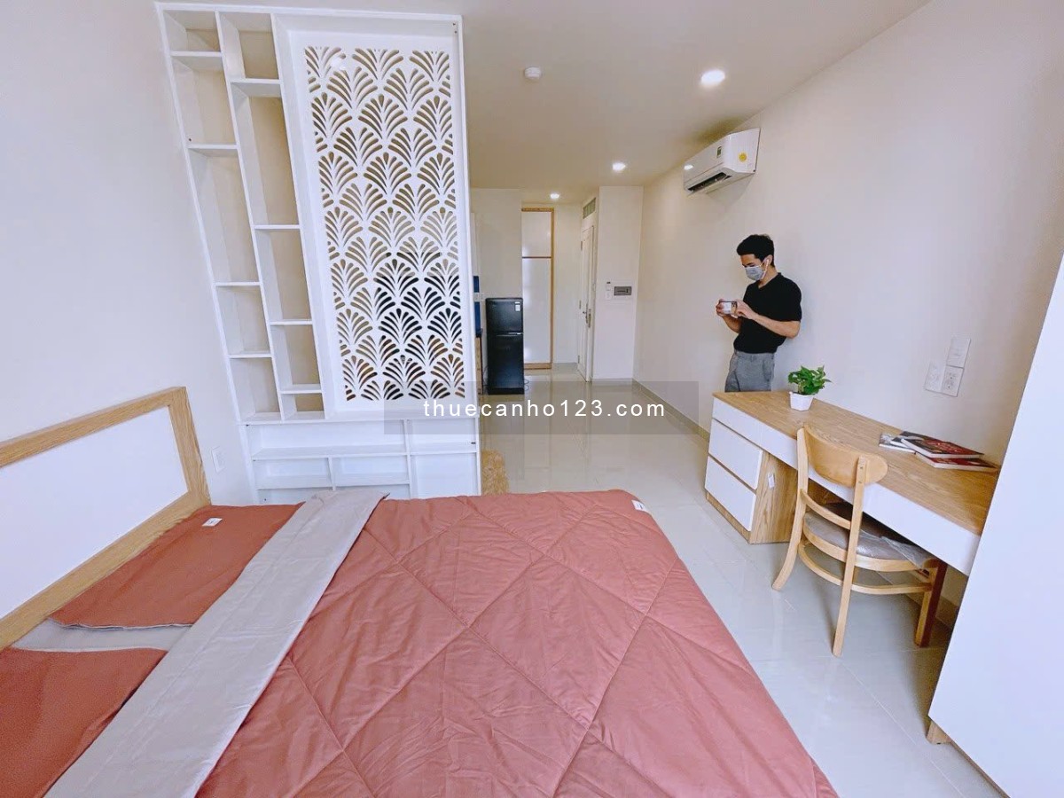 Dương Bá Trạc Q8 - Studio tách bếp cửa, sổ trời full, nội thất