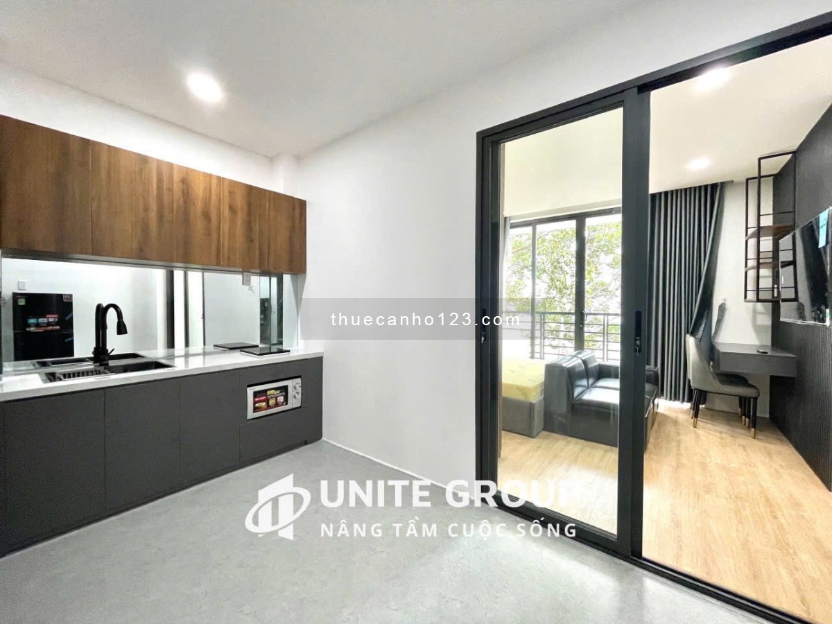 Căn hộ 1 phòng ngủ full nội thất có ban công 50m2 ngay giữa trung tâm Tân Bình