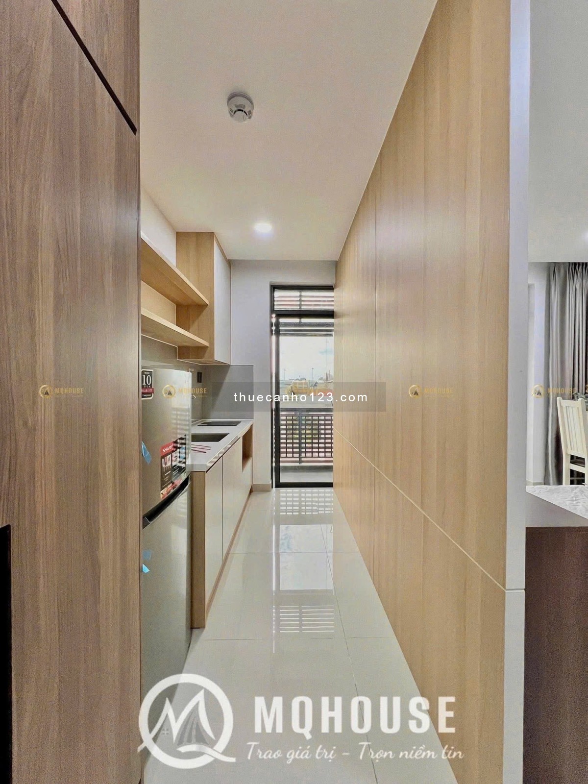 Căn hộ full nội thất tách bếp có ban công 45m2 ngay giữa trung tâm Tân Bình