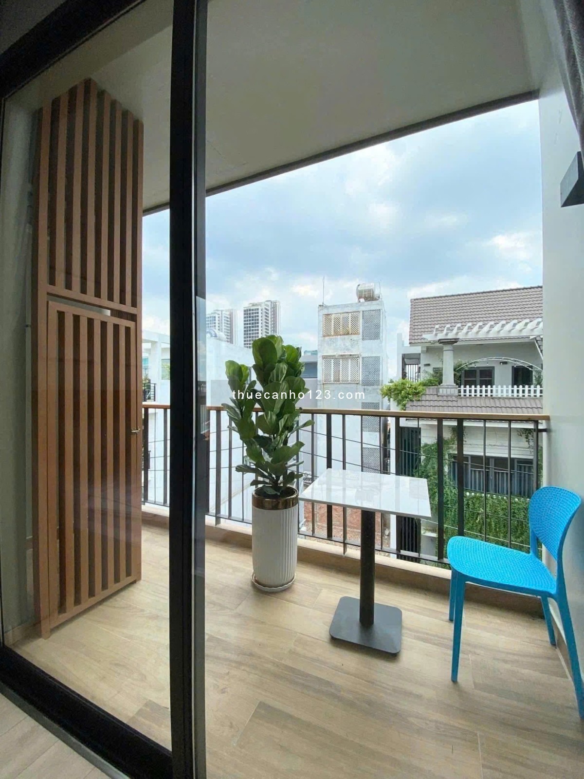 Studio ban công thoáng mát – gần sân bay Tân Sơn Nhất & Công viên Hoàng Văn Thụ