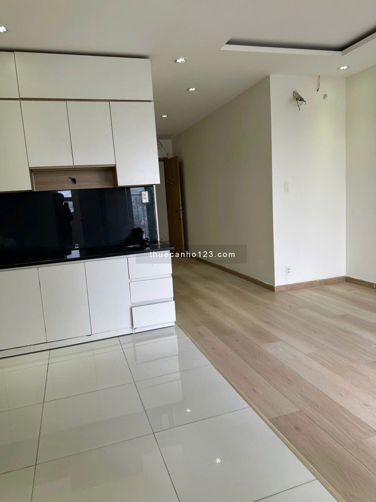 C/c Phú Thạnh, Nguyễn Sơn, TP: 110m2, 2p ngủ, 2wc, 10tr/th.