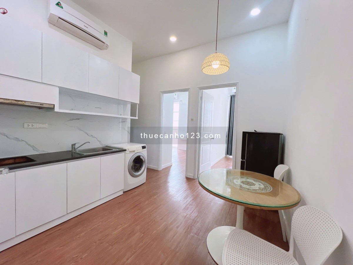 Căn Hộ 2 Phòng Ngủ Full Nội Thất. Toà Nhà Thang Máy, Hầm Xe. Ngay Phan Đăng Lưu