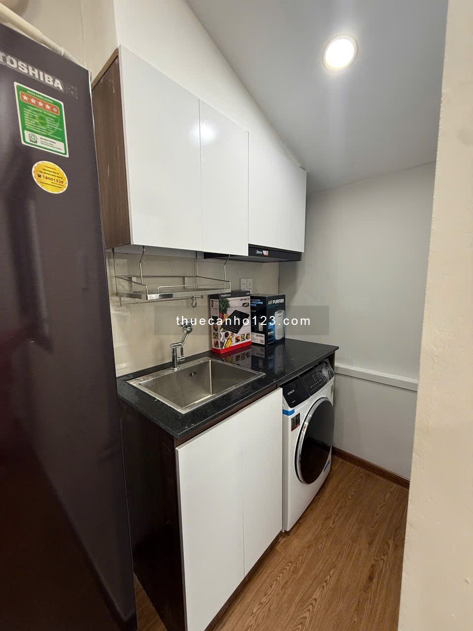 Cho thuê gấp phòng studio vừa xây xong có ban công riêng siêu to gần Aeon Tân Phú.